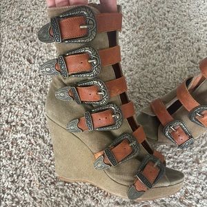 Woman shoes, summer open toes style.